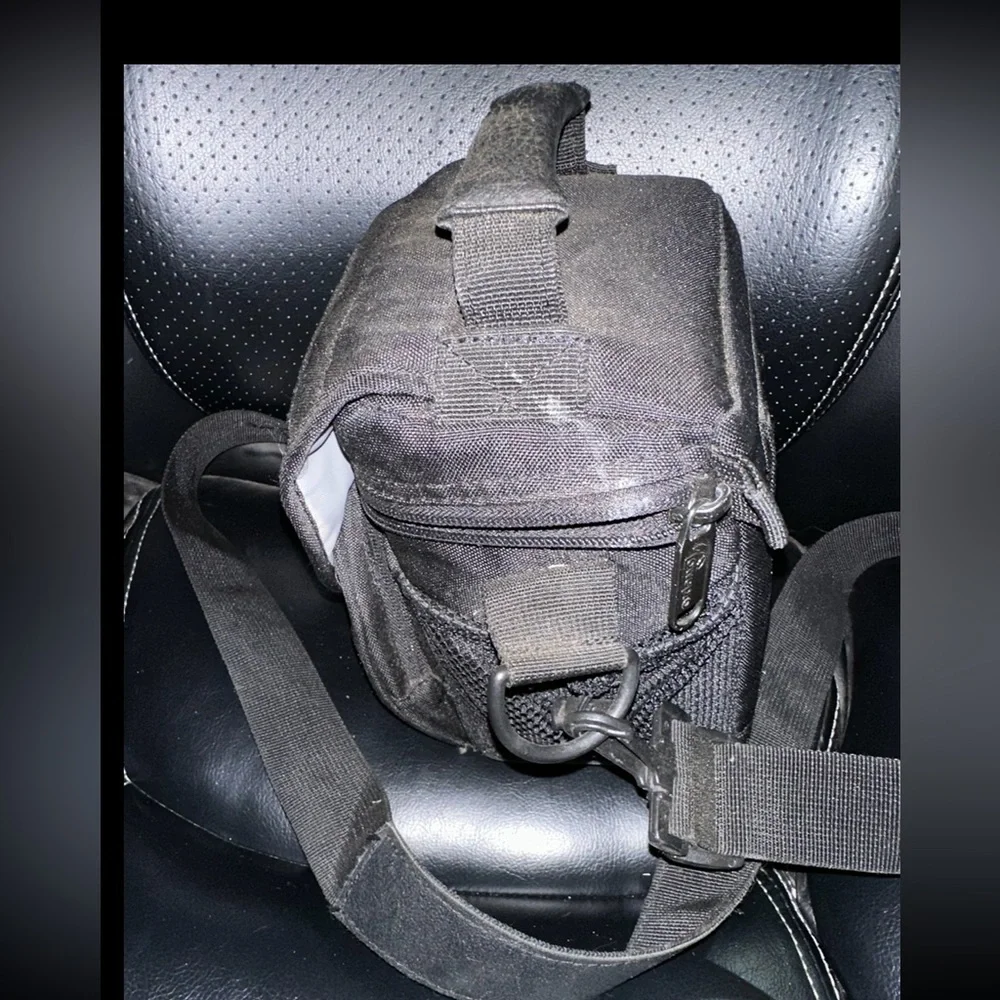 Lowepro EX 120 Camera Lens PADDED CARRYING CASE Pre- owned Good Condition